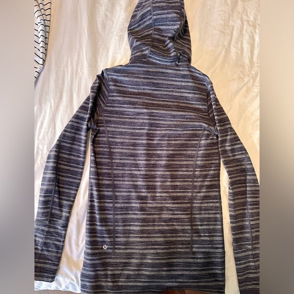 Lululemon purple Stripe Hooded In stride Jacket Size 6 GUC - Picture 3 of 5
